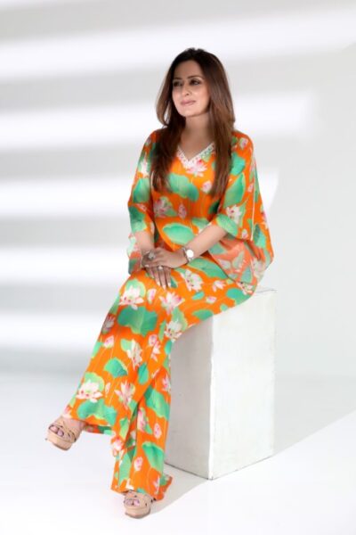 LOTUS PRINT STRAIGHT FIT PANTS
